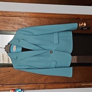 Le Suit 2 piece size 4